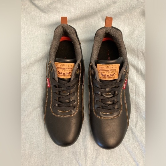 EUC Levis Sylmar Burnish Black Sneaker Comfort Size 13 - Picture 2 of 6